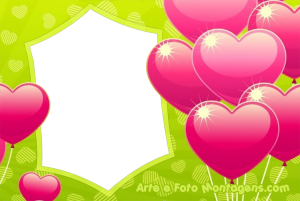 Balões rosa formato coração, fundo verde.