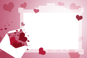 Envelope de carta branco com corações vermelhos, fundo vermelho claro.