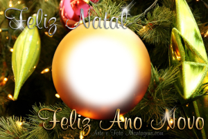 moldura de bola de natal dourada, frase 'feliz natel e feliz ano novo'.