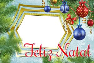 Árvore Natal decorada, bolas coloridas, moldura dourada, fundo azul claro.
