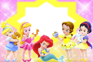 Princesas Disney bebês (Cinderela, Aurora, Ariel, Bela, Branca de Neve), bichinhos, moldura retangular amarela, fundo rosa brilhos.