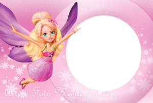 Barbie Polegarzinha fada loira, vestido rosa asas roxas, moldura circular rosa claro, fundo rosa flores brilhos.
