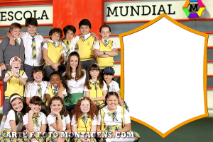 Elenco Carrossel Escola Mundial, frente escola, moldura marrom formato escudo, listras.