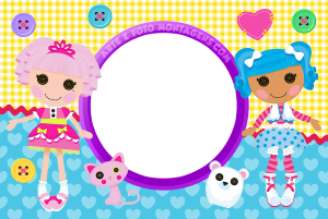 Duas bonecas Lalaloopsy, pets (gato, urso), moldura circular roxa, fundo quadriculado amarelo azul corações botões.