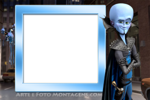 Megamente capa preta, roupa azul, moldura quadrada azul borda prateada, cenário cidade robôs.