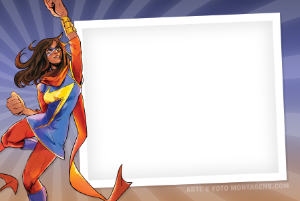 Ms. Marvel voando com punho cerrado, energia, moldura retangular borda branca, fundo azul com raios.