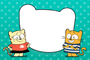 Gatos Ollie e Moon sorrindo, moldura branca formato cabeça gato, fundo verde-água poá.