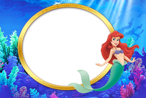 Ariel Pequena Sereia nadando, moldura oval preta borda dourada, fundo subaquático corais.
