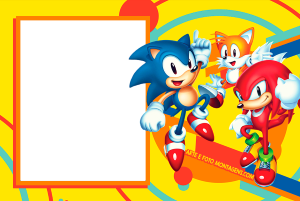 Sonic, Tails, Knuckles clássicos correndo, moldura retangular laranja, fundo amarelo círculos linhas.