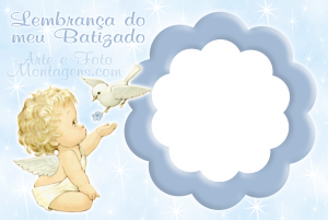 Anjinho pomba branca, nuvens, fundo céu azul claro.